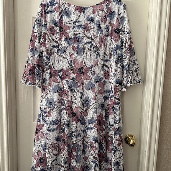 Rabbit Rabbit Rabbit Plus Size 22 White and purple floral dress - Picture 3 of 6